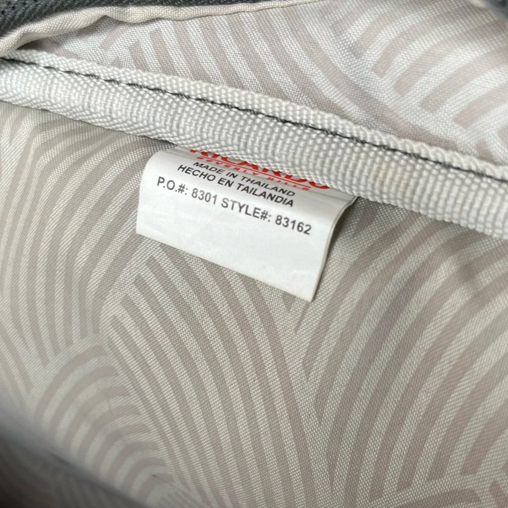 Ricardo Beverly Hills Green Weekend Luggage Carry On Travel Bag C1